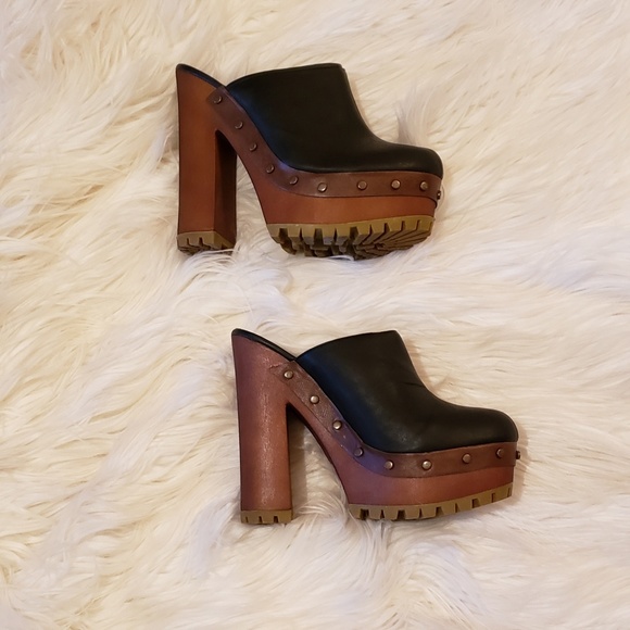 chunky heel clogs